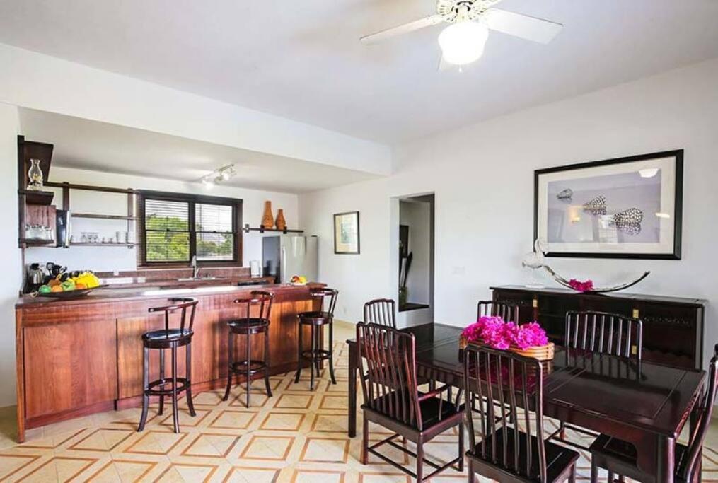 Pelican Paradise Villa - Leeward Beach Грейс Бей Екстериор снимка