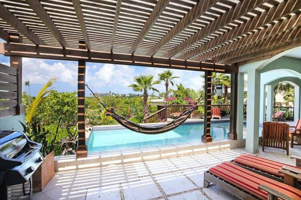 Pelican Paradise Villa - Leeward Beach Грейс Бей Екстериор снимка