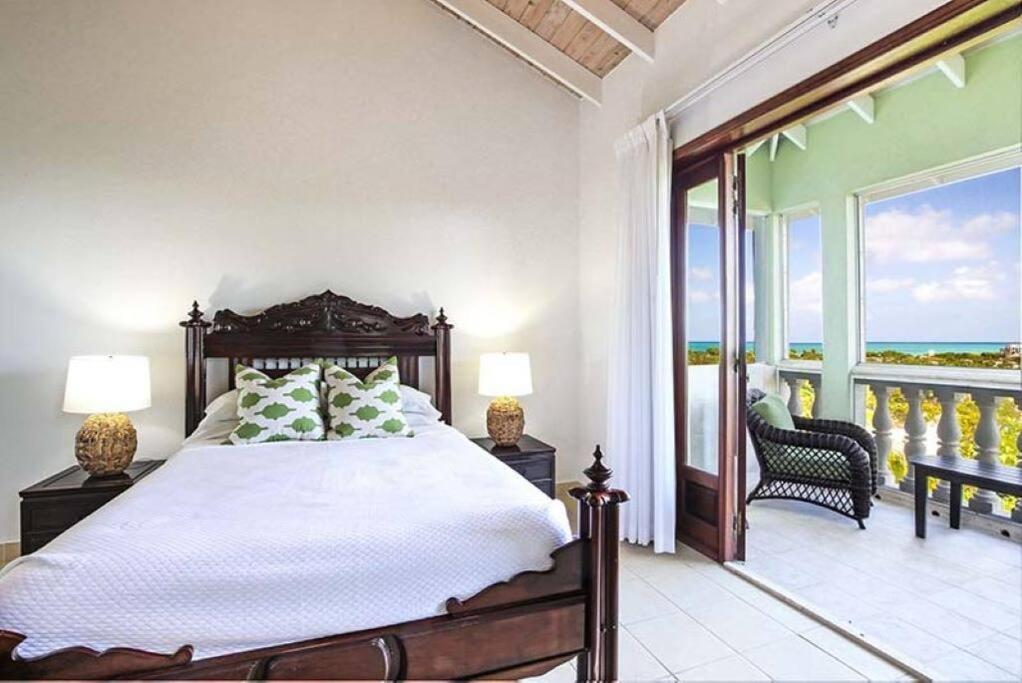Pelican Paradise Villa - Leeward Beach Грейс Бей Екстериор снимка