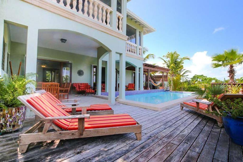 Pelican Paradise Villa - Leeward Beach Грейс Бей Екстериор снимка