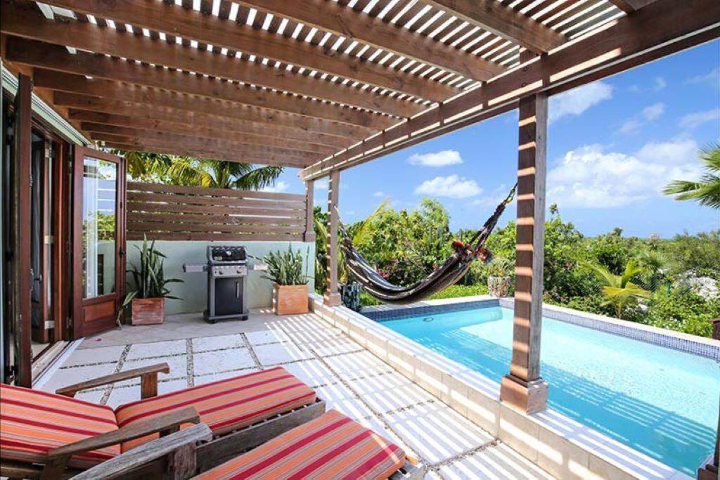 Pelican Paradise Villa - Leeward Beach Грейс Бей Екстериор снимка